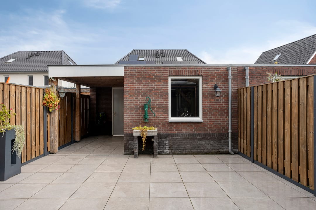 Photo 43 of Meester de Weertstraat 19