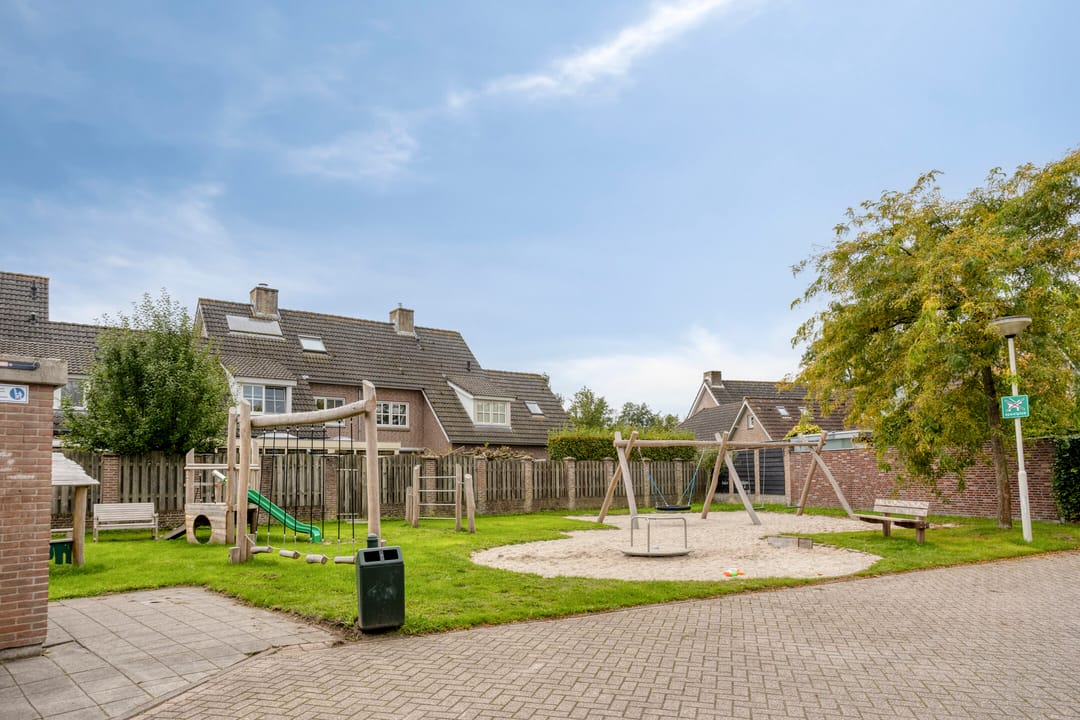 Photo 46 of Meester de Weertstraat 19