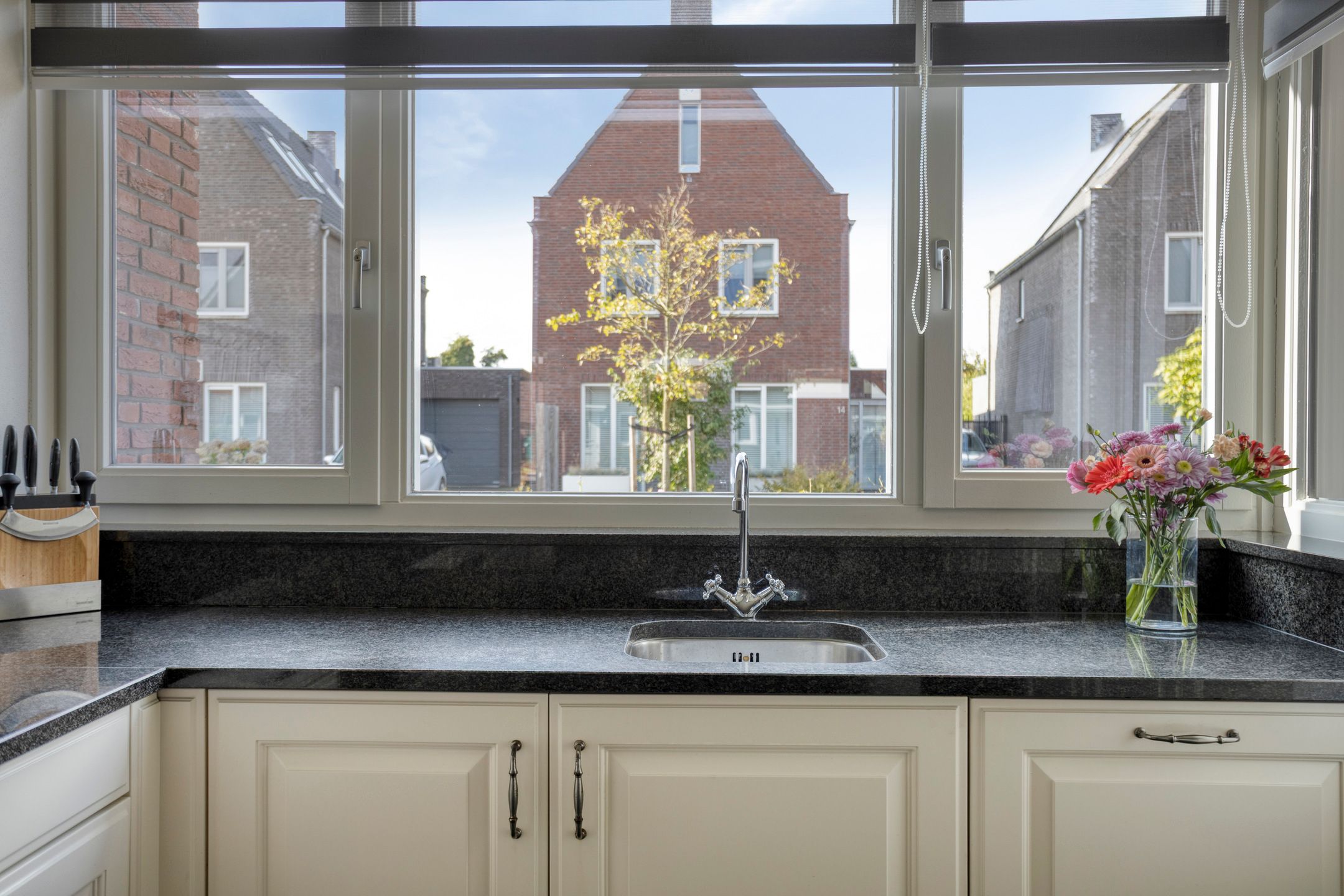 Photo 12 of Meester de Weertstraat 19