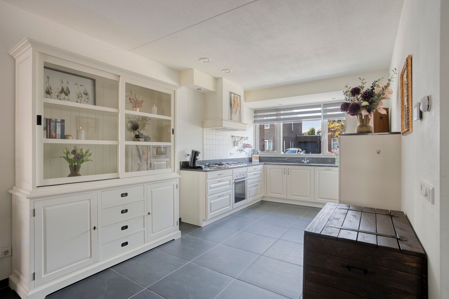 Photo 14 of Meester de Weertstraat 19