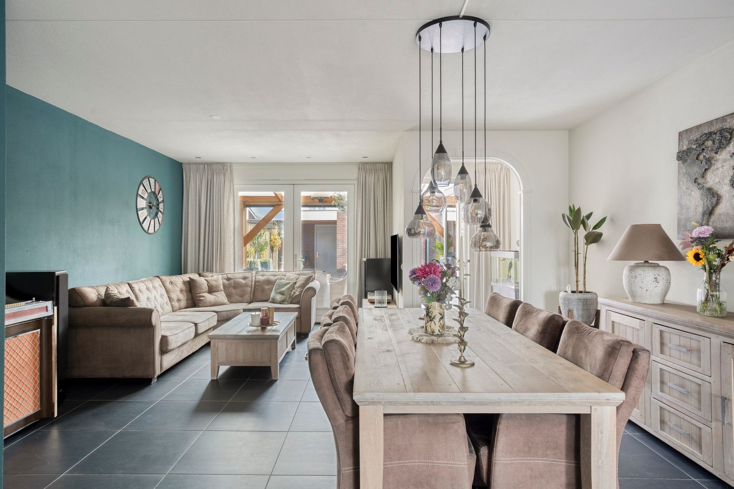 Photo 19 of Meester de Weertstraat 19