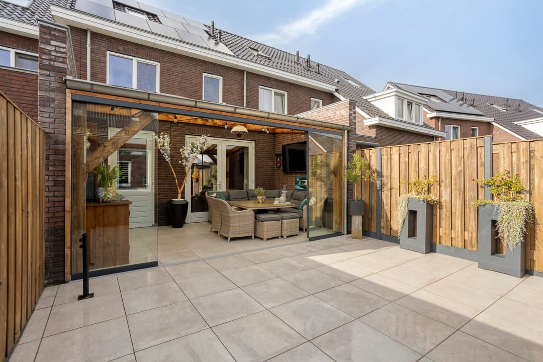 Photo 7 of Meester de Weertstraat 19