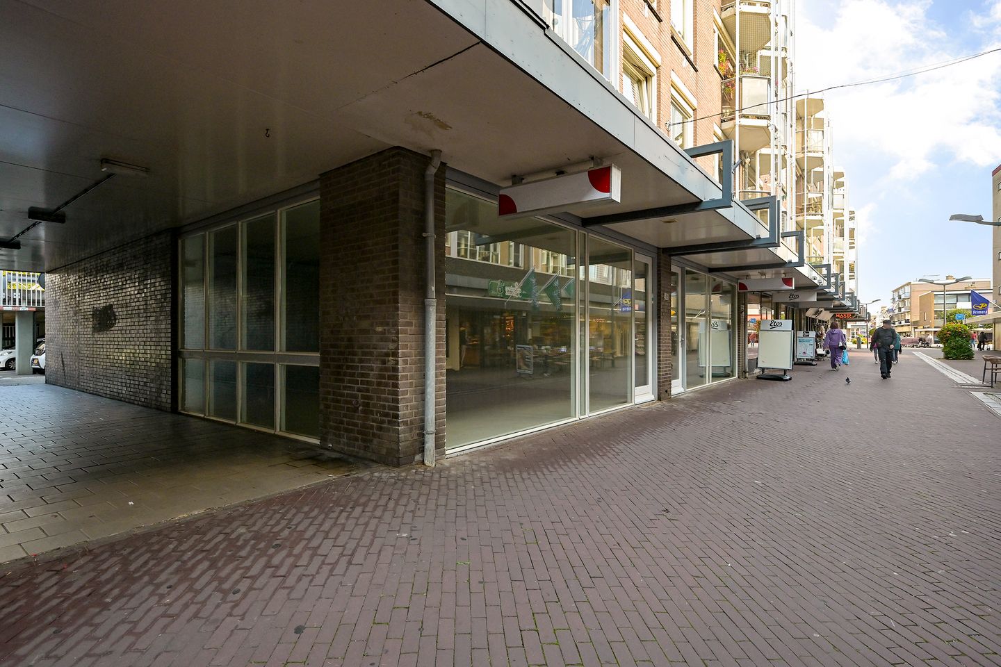 Bekijk foto 2 van Loosduinse Hoofdstraat 593