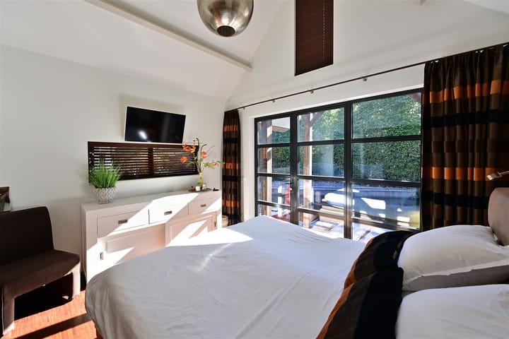 Vrijstaande woning te koop: Oud-Loosdrechtsedijk 293, Loosdrecht