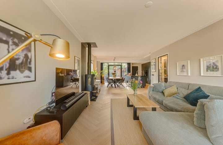 Hoekwoning te koop: Frans Langeveldlaan 16, Laren (Nh)