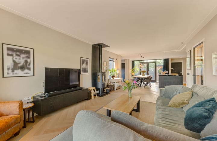 Hoekwoning te koop: Frans Langeveldlaan 16, Laren (Nh)