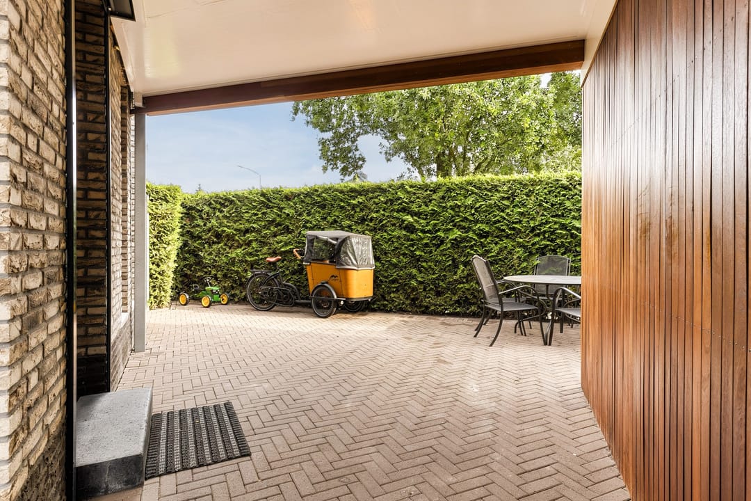 Photo 28 of Julie Postelsingel 111