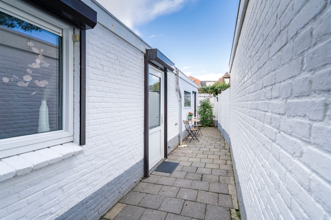 Photo 32 of Hobbemastraat 5