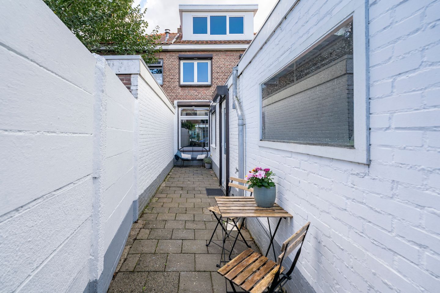 Photo 34 of Hobbemastraat 5