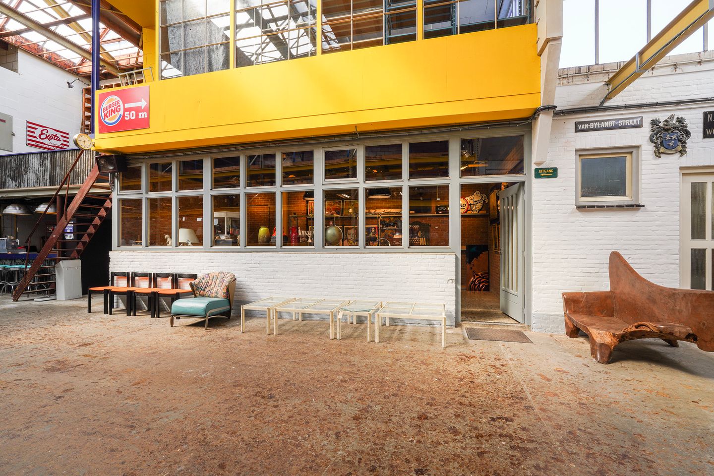 View photo 2 of Petrus Loosjesstraat 9-a