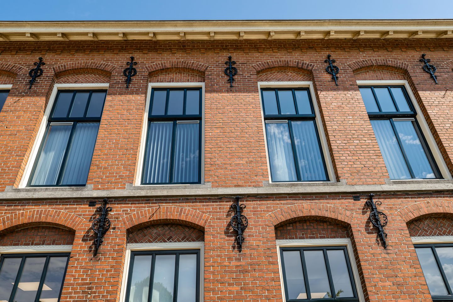 Bekijk foto 3 van Stationsstraat 2