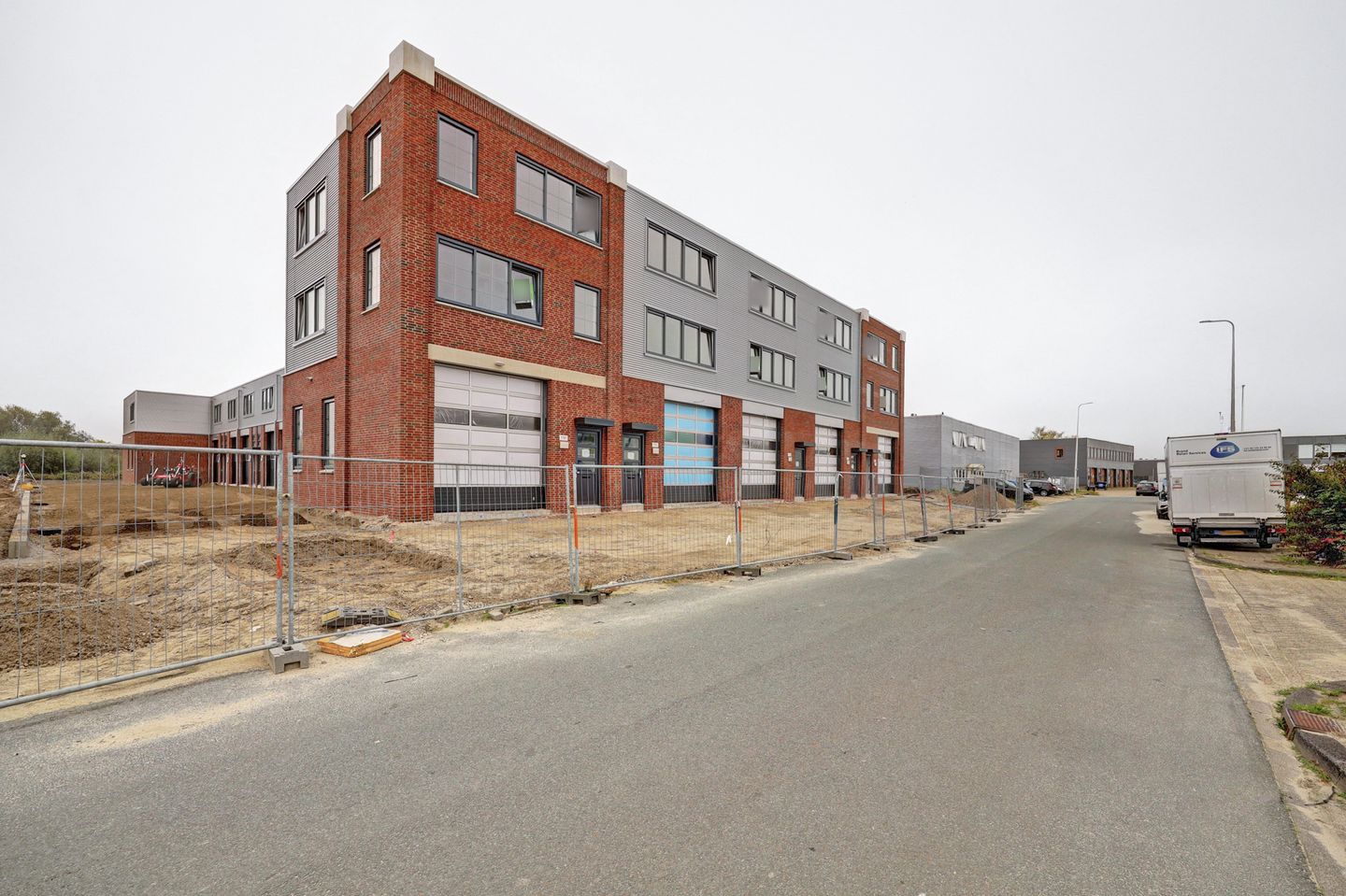 View photo 2 of A. Einsteinweg 17-B1