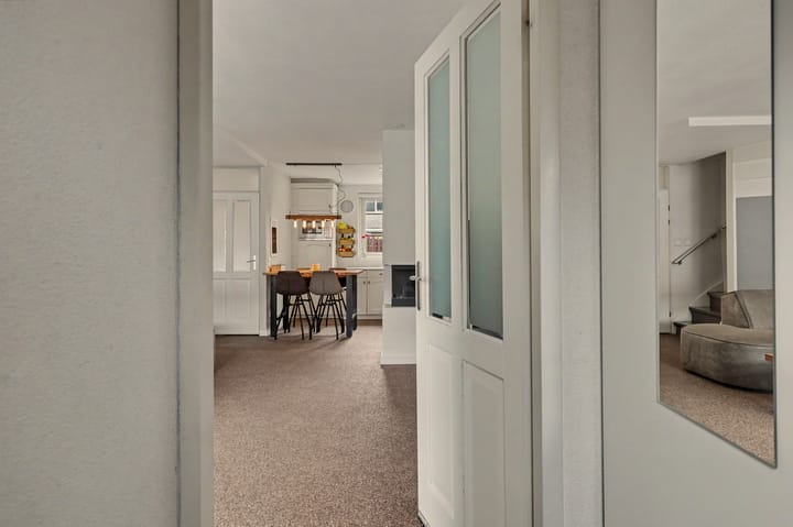 Tussenwoning te koop: Perzikengaarde 12, Schiedam
