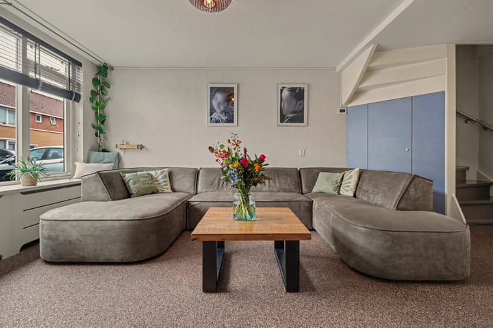 Tussenwoning te koop: Perzikengaarde 12, Schiedam