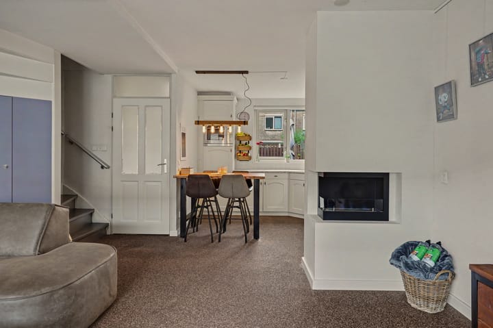 Tussenwoning te koop: Perzikengaarde 12, Schiedam