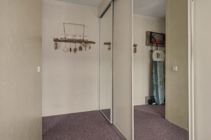Tussenwoning te koop: Perzikengaarde 12, Schiedam