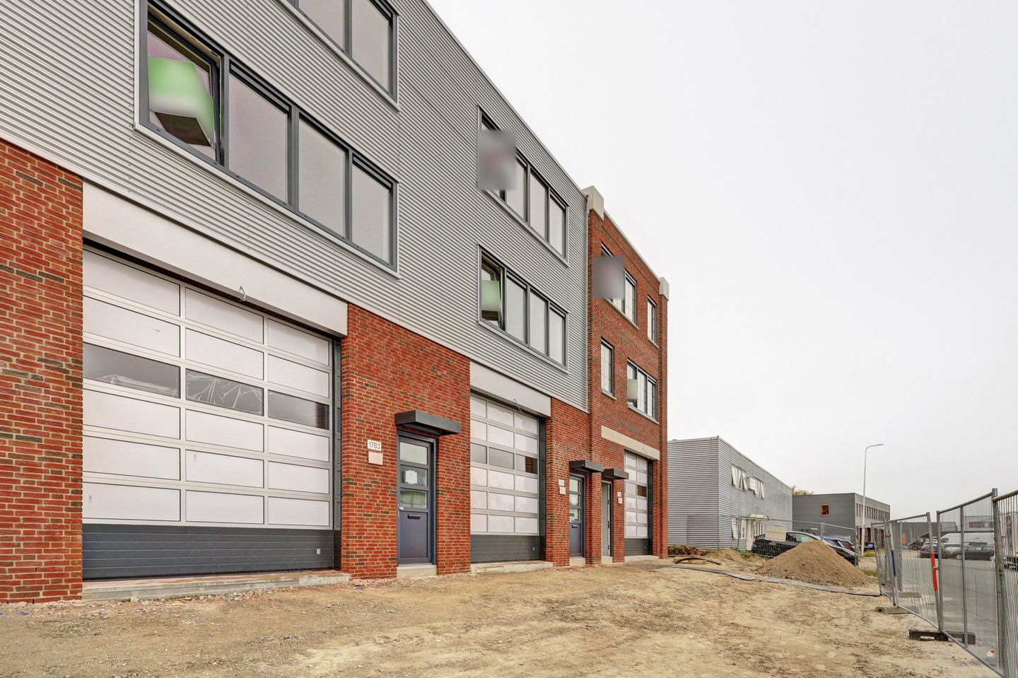 View photo 2 of A. Einsteinweg 17-B4