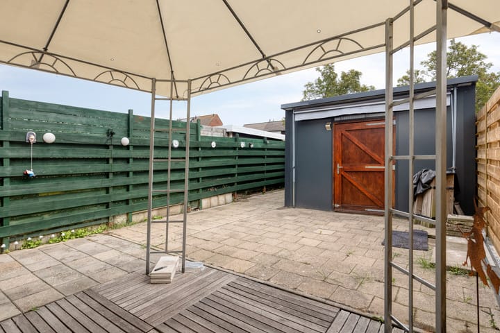 Tussenwoning te koop: Kanariesprenk 117, Vlissingen