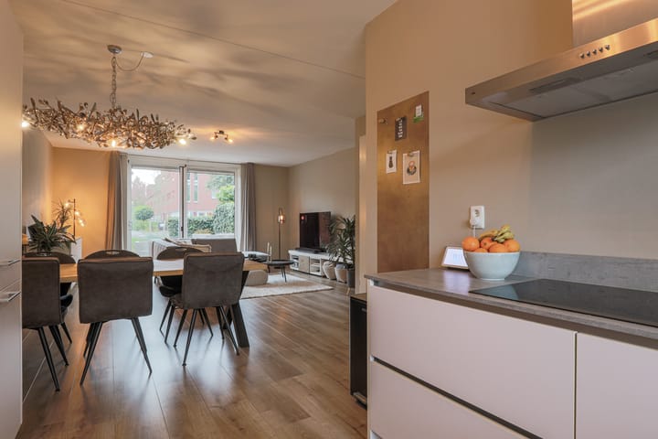Tussenwoning te koop: Straat van Gibraltar 136, Amersfoort