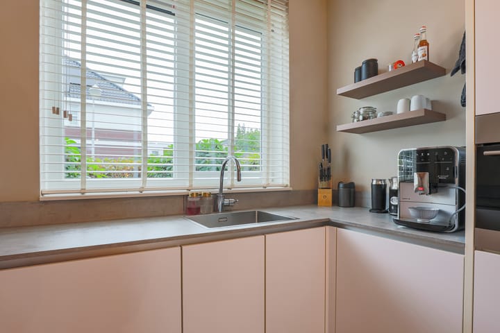 Tussenwoning te koop: Straat van Gibraltar 136, Amersfoort