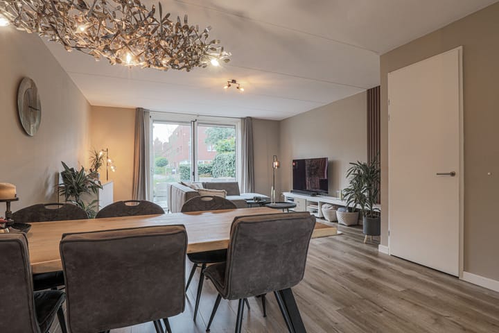 Tussenwoning te koop: Straat van Gibraltar 136, Amersfoort
