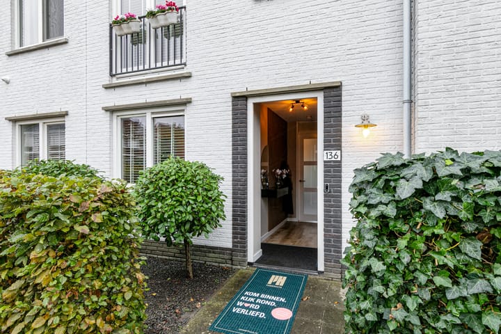 Tussenwoning te koop: Straat van Gibraltar 136, Amersfoort
