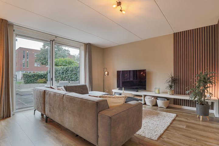 Tussenwoning te koop: Straat van Gibraltar 136, Amersfoort