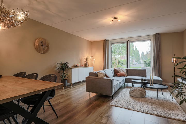 Tussenwoning te koop: Straat van Gibraltar 136, Amersfoort