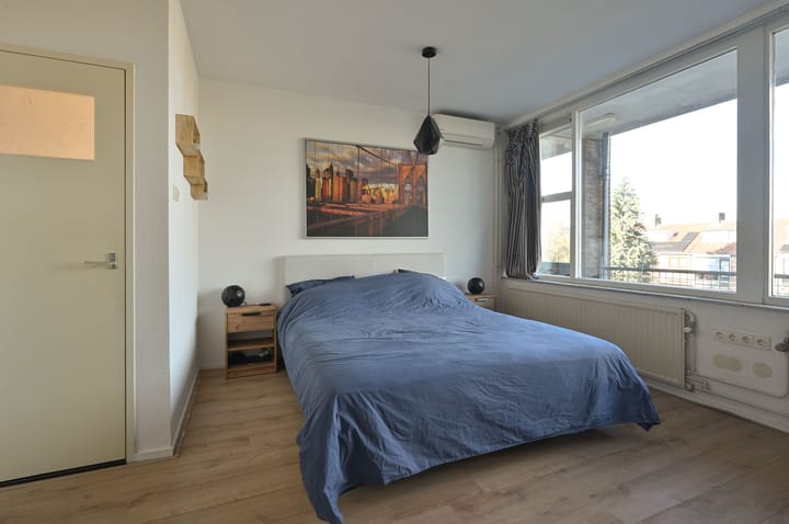 Appartement te koop: Admiraal de Ruyterlaan 26, Hilversum