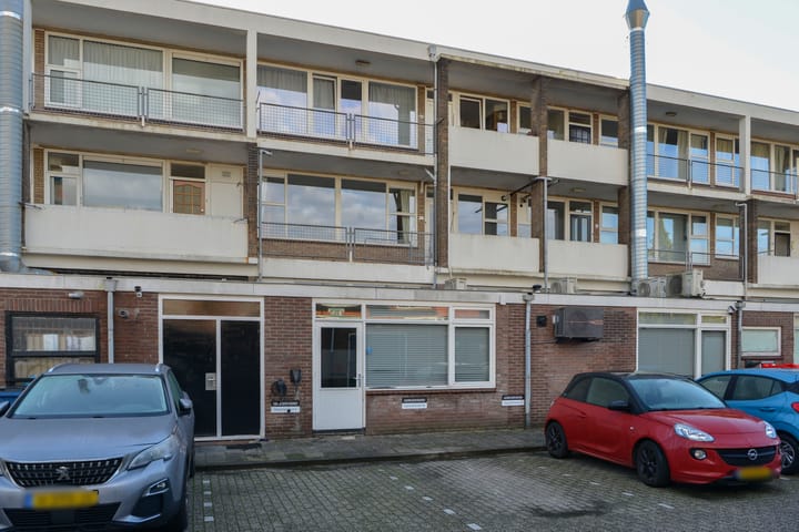 Appartement te koop: Admiraal de Ruyterlaan 26, Hilversum