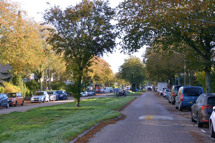 Appartement te koop: Admiraal de Ruyterlaan 26, Hilversum