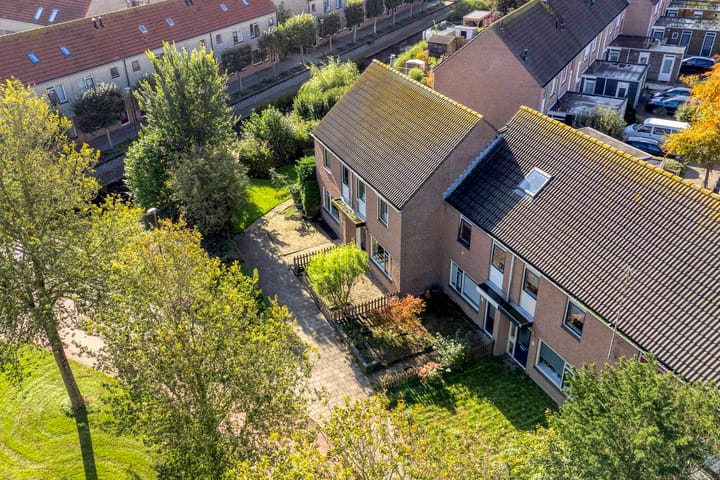 Tussenwoning te koop: Frits Bongenaarstraat 17, Schagen