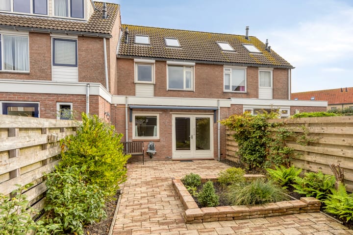 Tussenwoning te koop: Frits Bongenaarstraat 17, Schagen