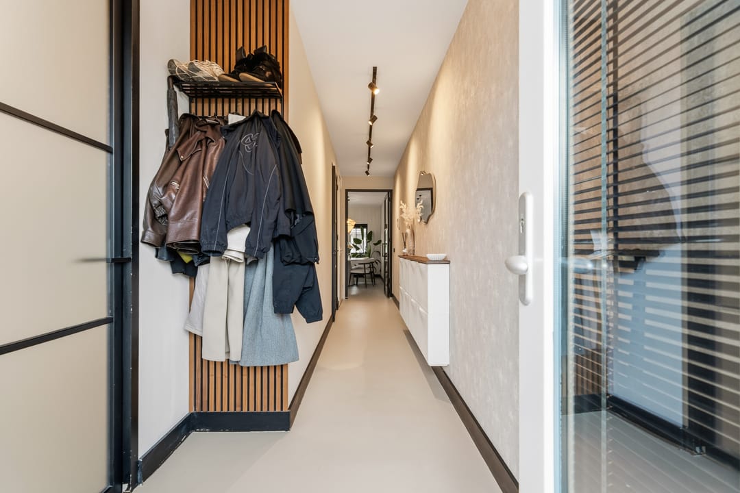 Photo 11 of Muiderstraat 93