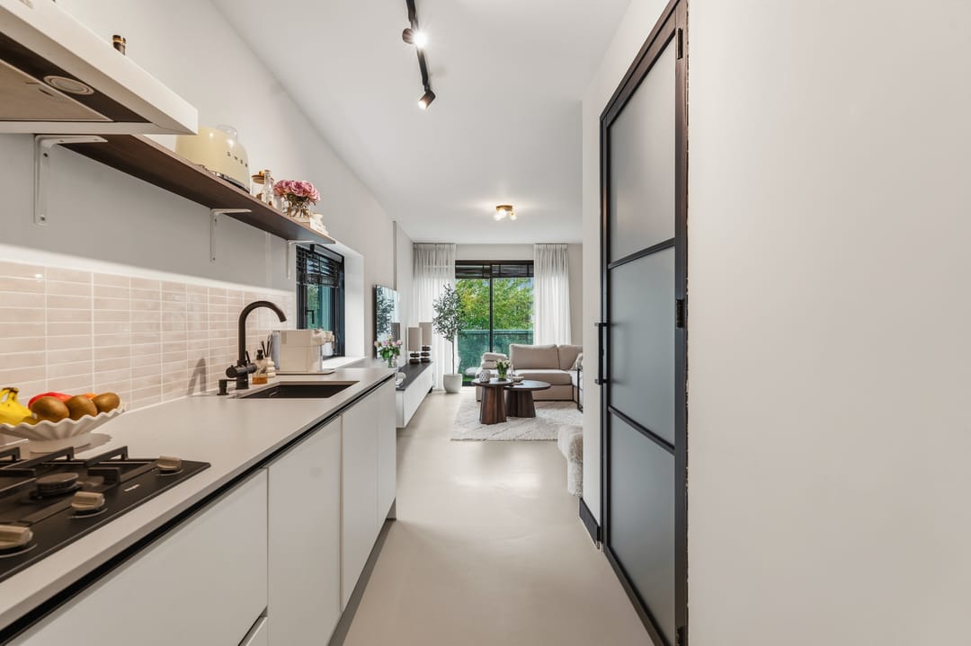 Photo 23 of Muiderstraat 93