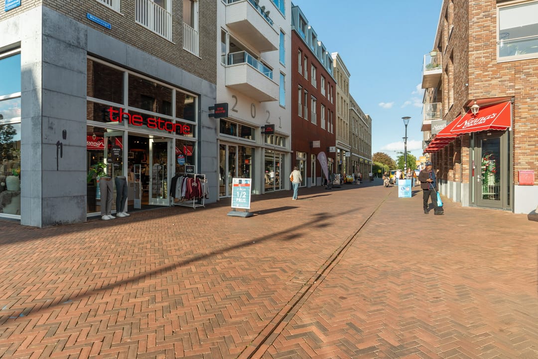 Photo 41 of Muiderstraat 93