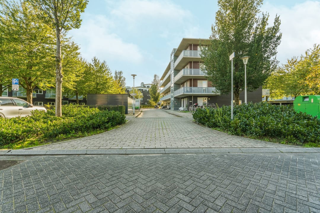 Photo 38 of Muiderstraat 93