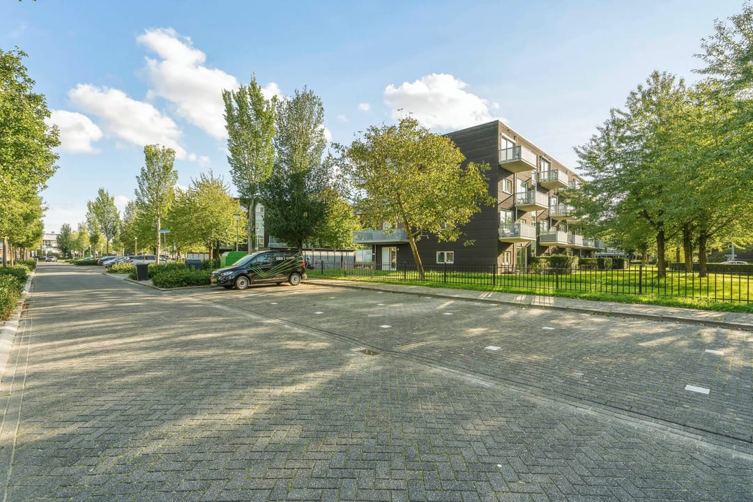 Photo 47 of Muiderstraat 93