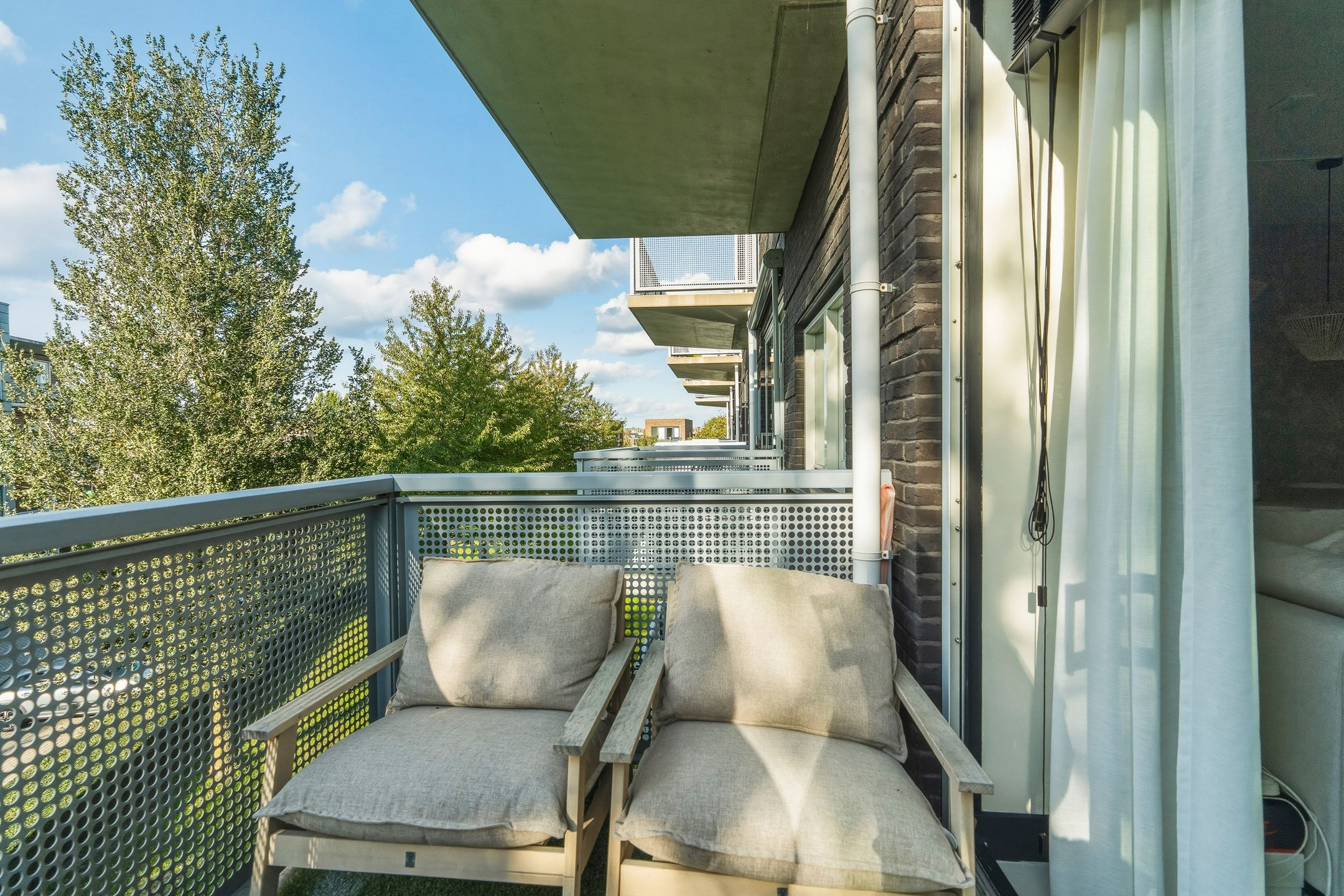 Photo 33 of Muiderstraat 93