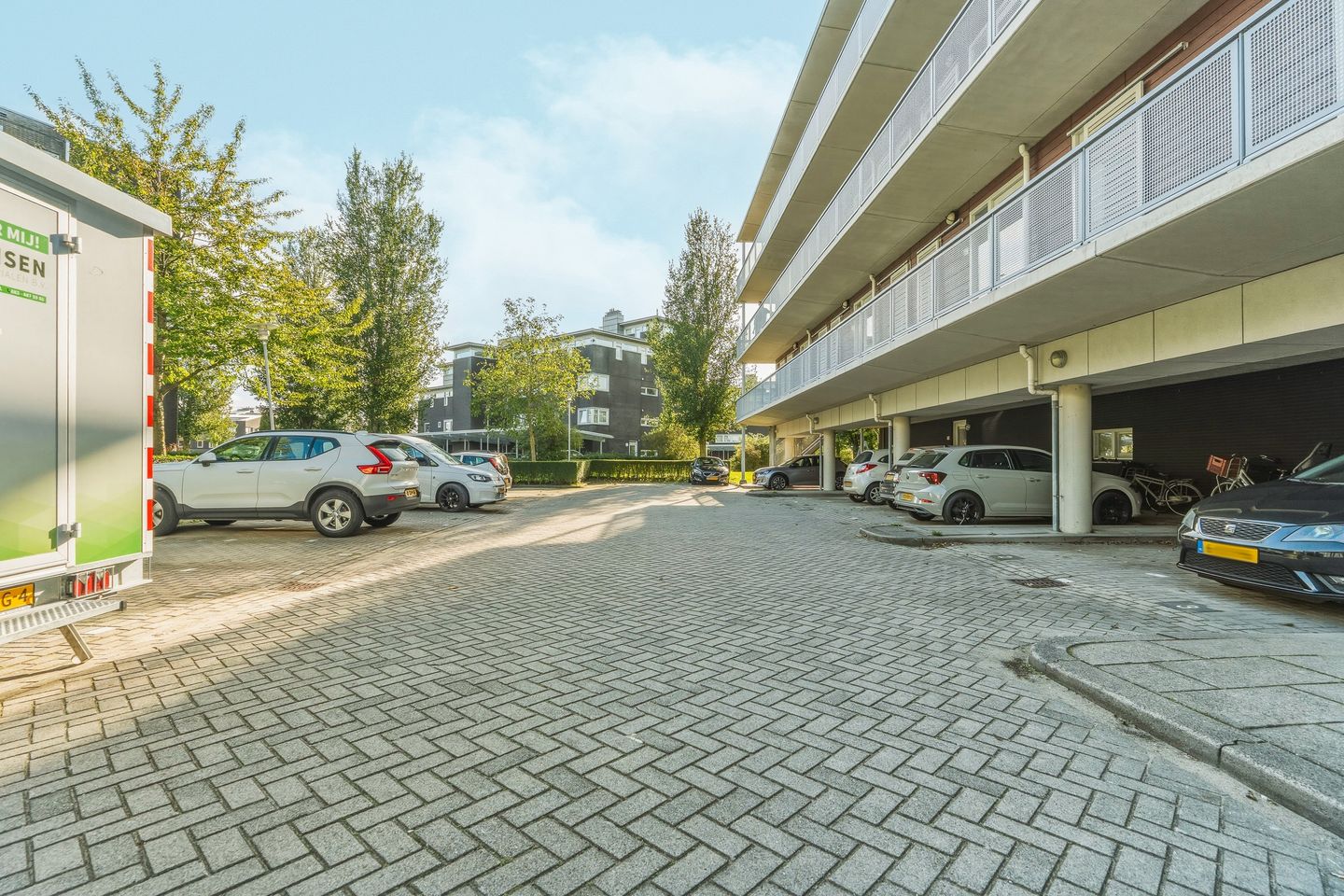 Photo 5 of Muiderstraat 93