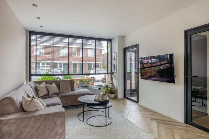 Tussenwoning te koop: Anna-Hoevestraat 19, Brielle