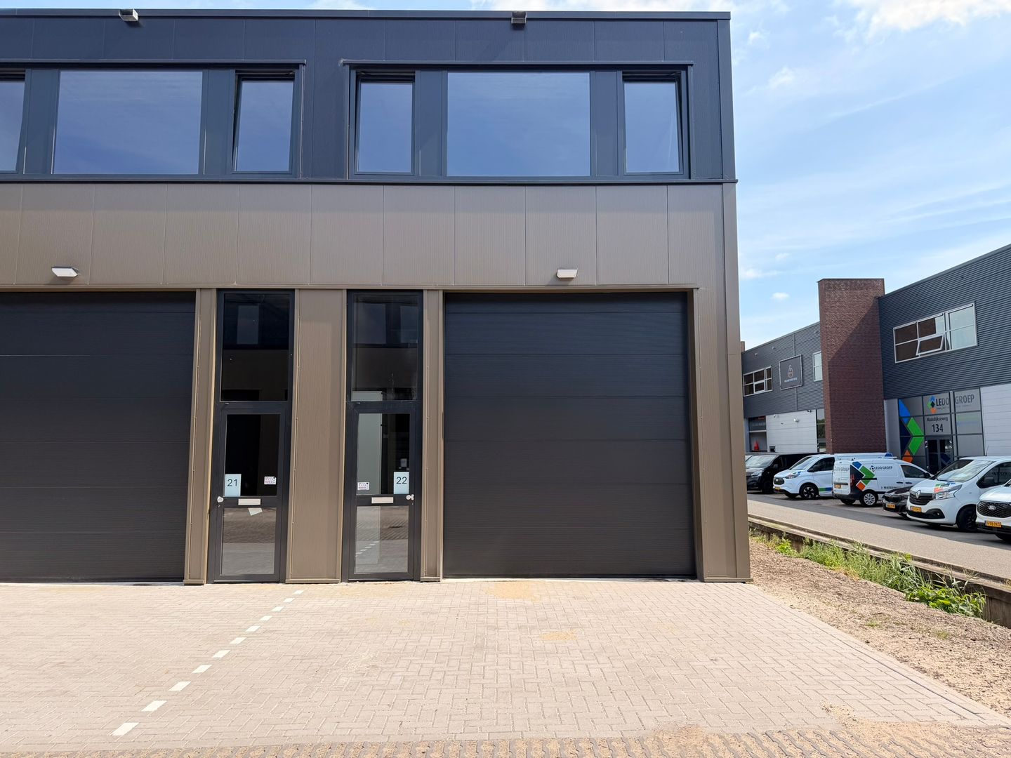 Bekijk foto 1 van Veenbes 9-A12