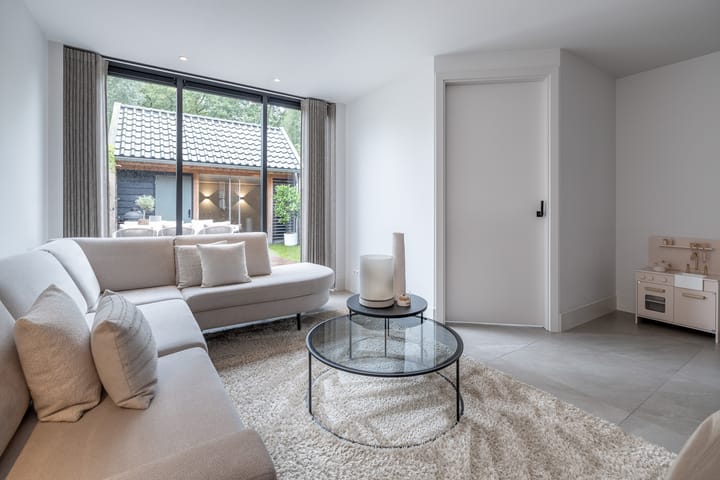 Tussenwoning te koop: De Leuremaat 4, Wekerom