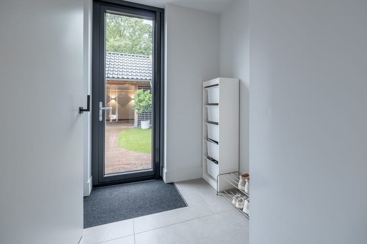 Tussenwoning te koop: De Leuremaat 4, Wekerom