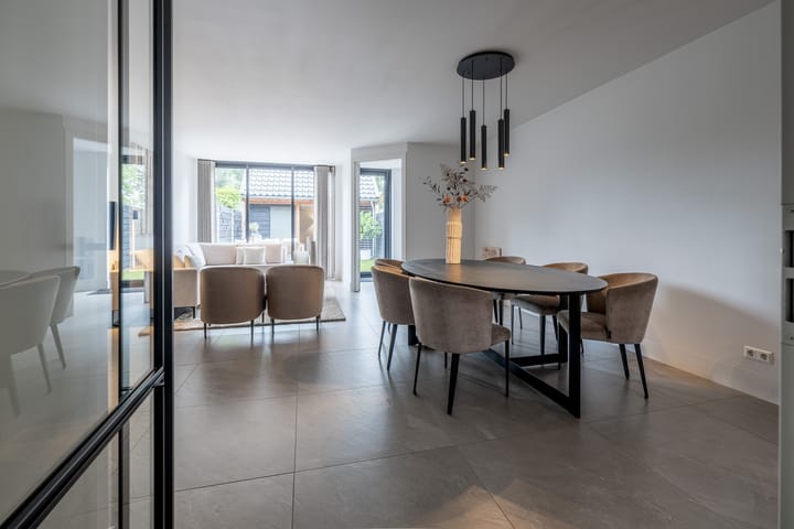 Tussenwoning te koop: De Leuremaat 4, Wekerom