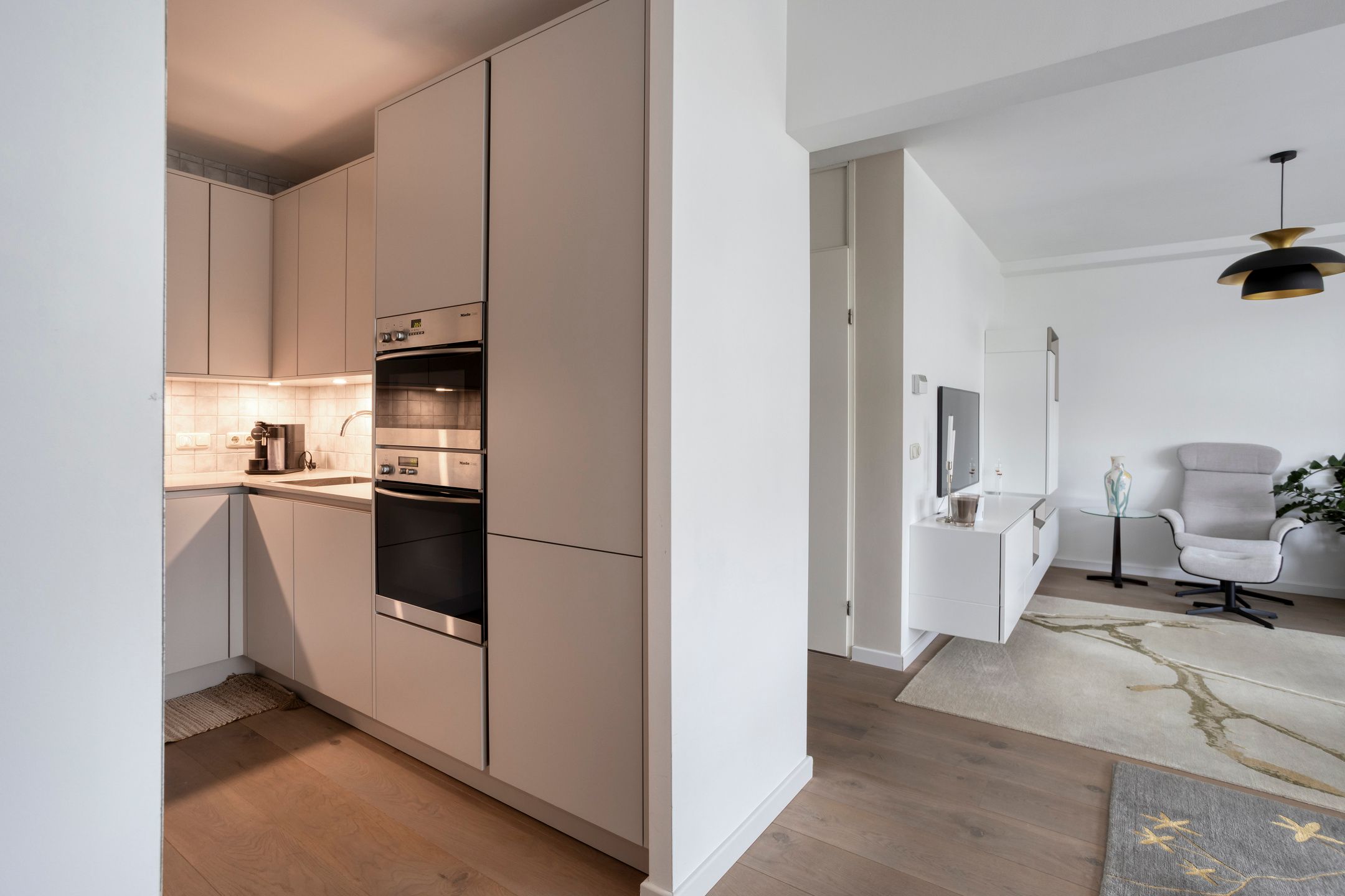 Photo 12 of Meerhuizenstraat 11-F