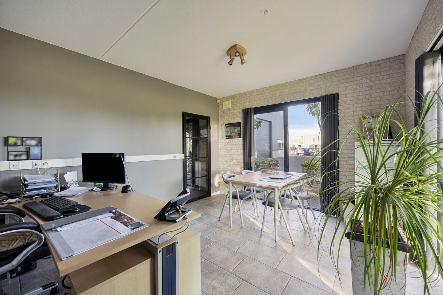 View photo 4 of Eindhovensebaan 7-C
