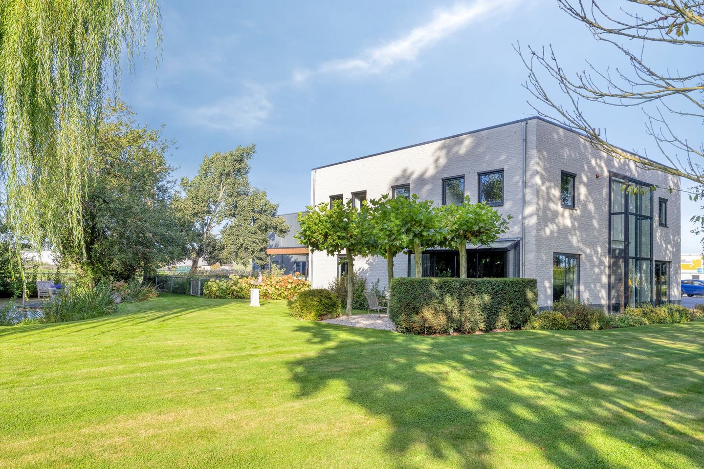 View photo 2 of Eindhovensebaan 7-C