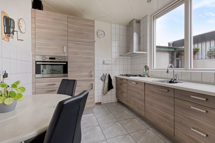 Tussenwoning te koop: Kapelaan H.G.M. Koopmansstraat 36, Best