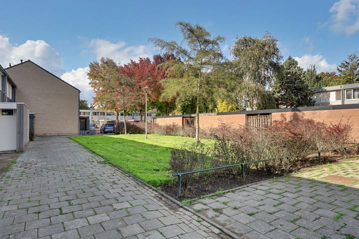 Tussenwoning te koop: Marslaan 10, Helmond
